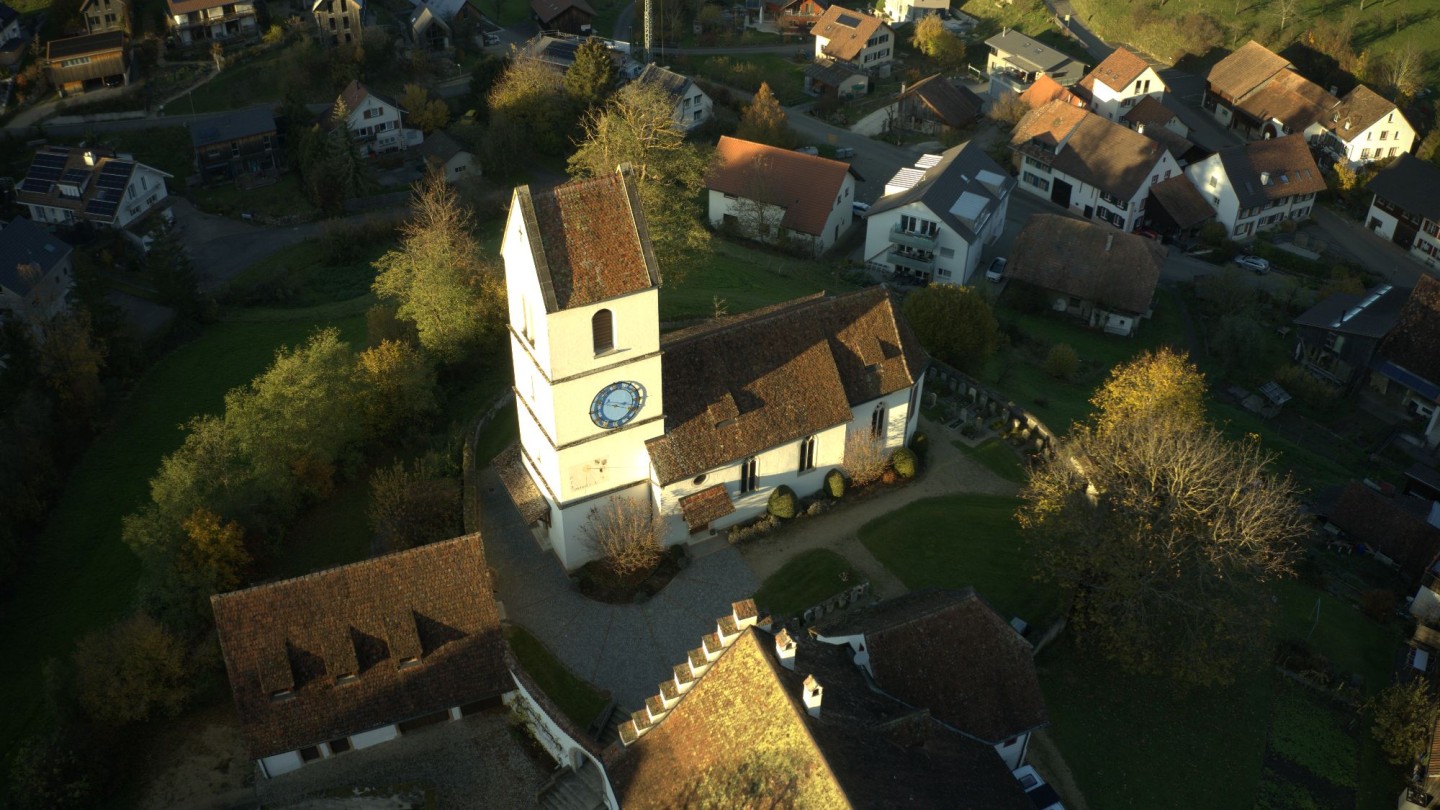 Kirche-St-Niklaus-Oltingen-Drohne